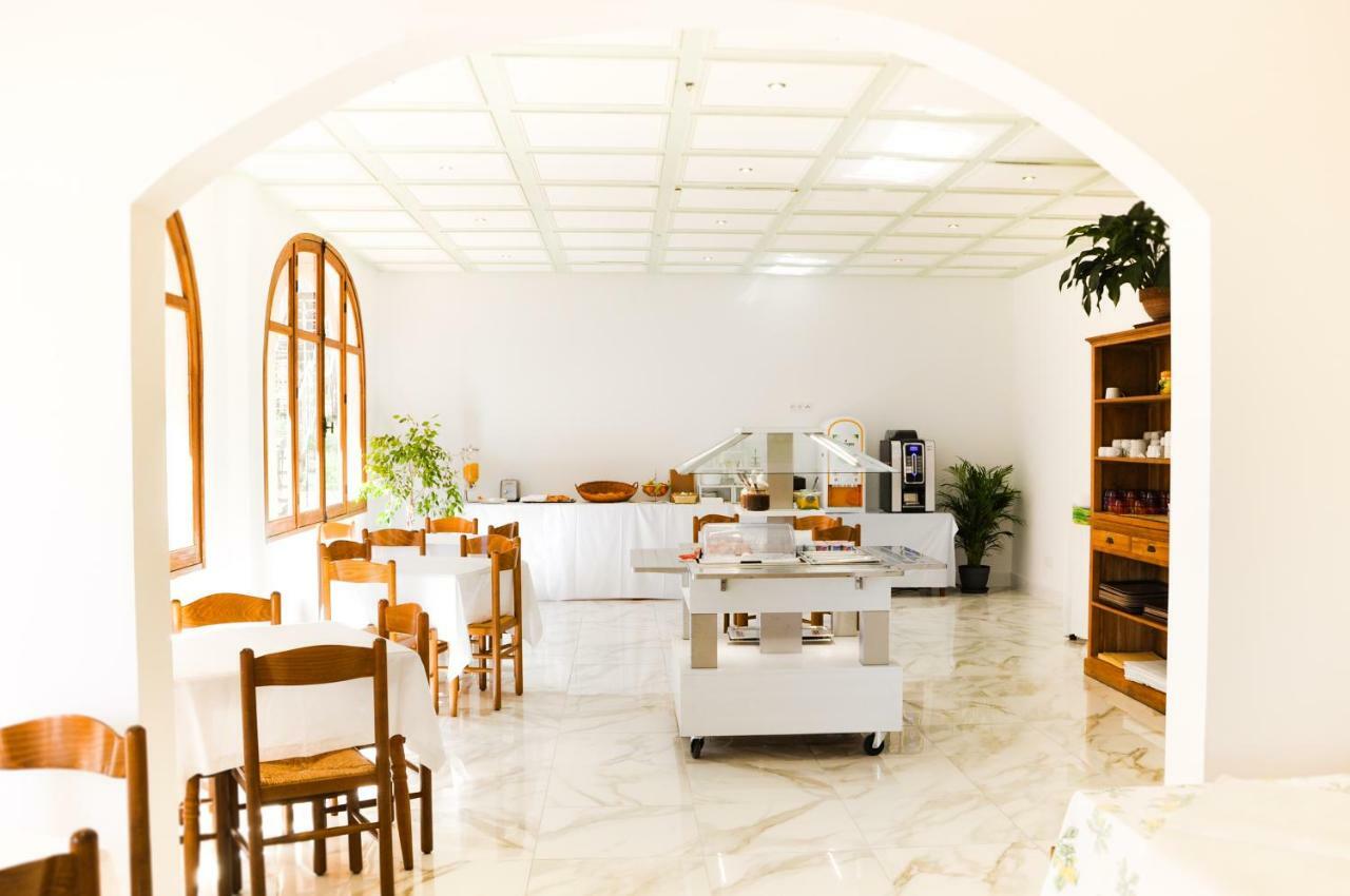 Hotel Les Arbousiers Кальви Экстерьер фото